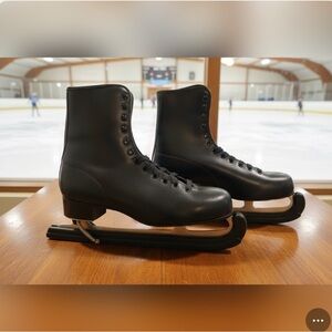 Classic Black Men's Ice Skates